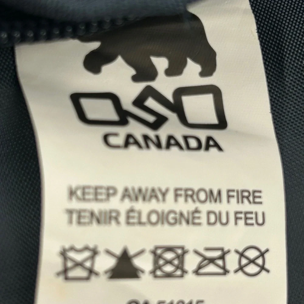 OSO Canada Backpack Navy Blue Small Banff Souvenir Patch EUC 12 x 12 x 4 in